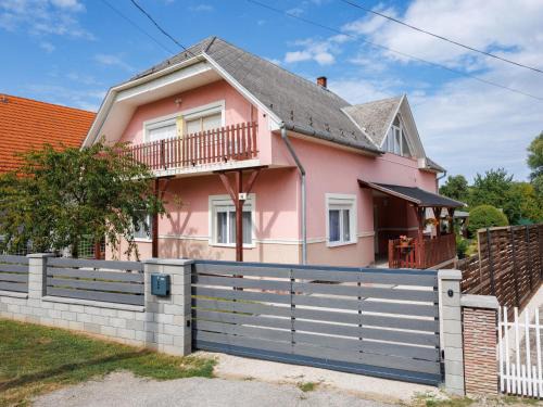 Balatonszemes Apartment | Apartment Gyula by Interhome