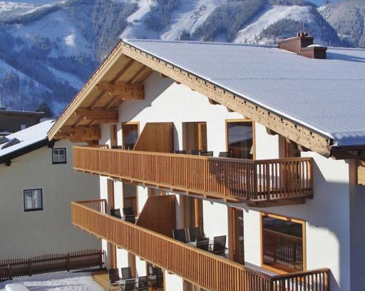Thumersbach Apartment | Apartment Haus Sonne by Interhome