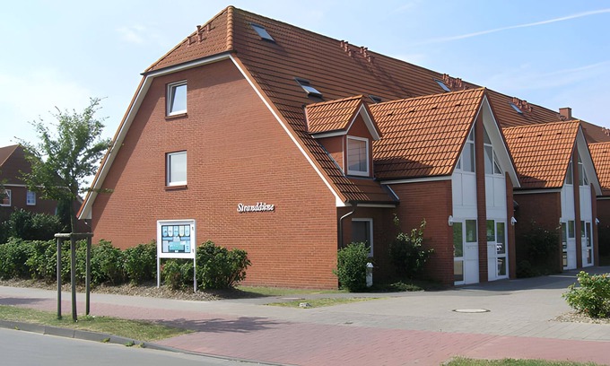 Duhnen Apartment | Apartment 'Haus Stranddüne - Cuxhaven' with Balcony and Wi-Fi
