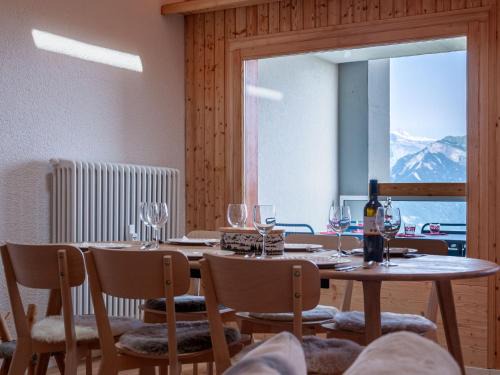 Saint-Pierre-de-Clages Apartment | Apartment Haut de Cry 16 by Interhome