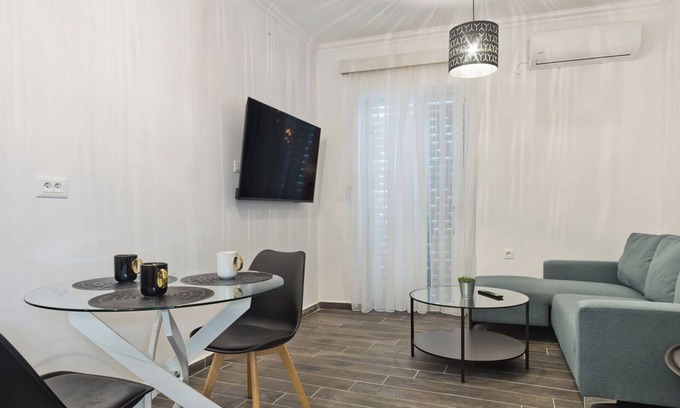 Karpathos Apartment | Apartment 'Helios 2' with Sea View, Wi-Fi and Air Conditioning