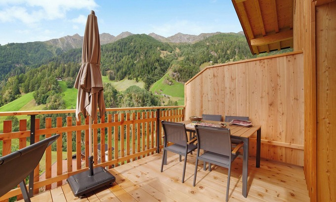 Moso in Passiria Apartment | Apartment 'Herrischner 2' with Mountain View, Private Terrace and Wi-Fi