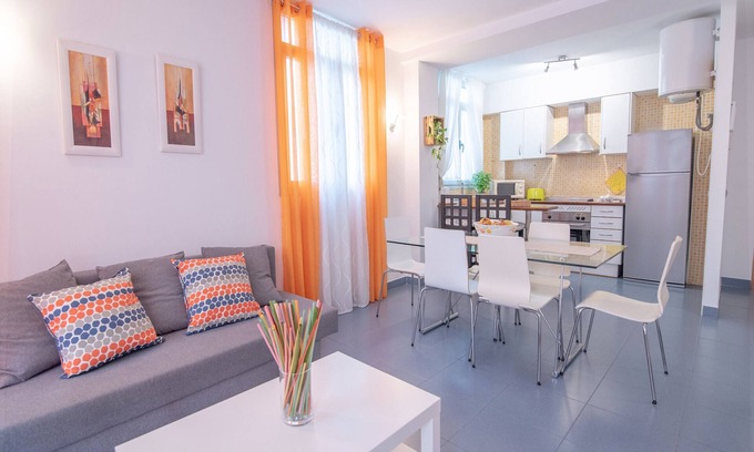 El Pilar Apartment | Apartment 'Hogar Vera Orange' with Wi-Fi and Air Conditioning