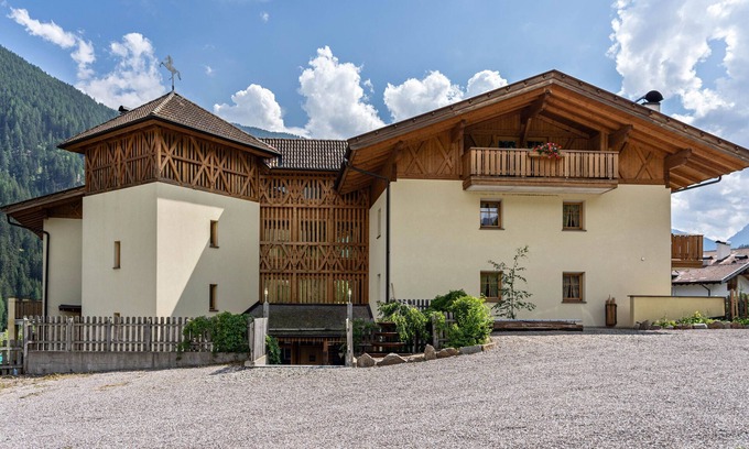 Pracupola Apartment | Apartment Hotel 'Naturresidenz Theistadl Apt 101' with Lake View, Garden & Wi-Fi