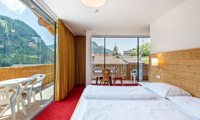 Santa Cristina Val Gardena Apartment | Apartment 'Hotel Residence Gardena Stevia 307' with Mountain View & Wi-Fi