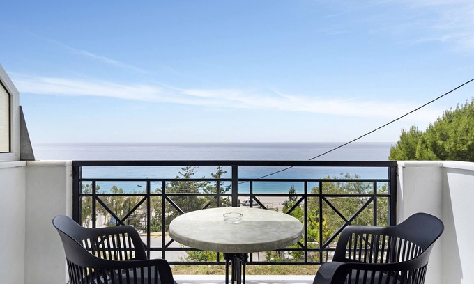 Agios Nikitas Apartment | Apartment Hotel 'Sunset Supreme Studio A' near Beach with Pool, Garden & Wi-Fi