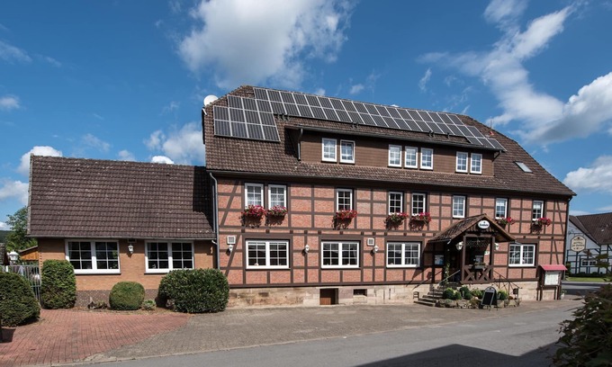 Uslar House | Apartment In A Hotel 'Landhotel Für Familien Und Firmen' with Shared Terrace, Balcony and Wi-Fi
