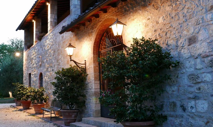 Colle di Val d'Elsa Villa | Apartment in villa with WIFI, pool, TV, patio, panoramic view, parking, close to San Gimignano