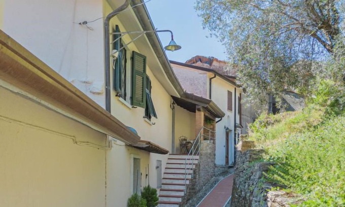 Ortonovo Apartment | Apartment Il Borgo in Castelnuovo Magra - 3 persons, 2 bedrooms