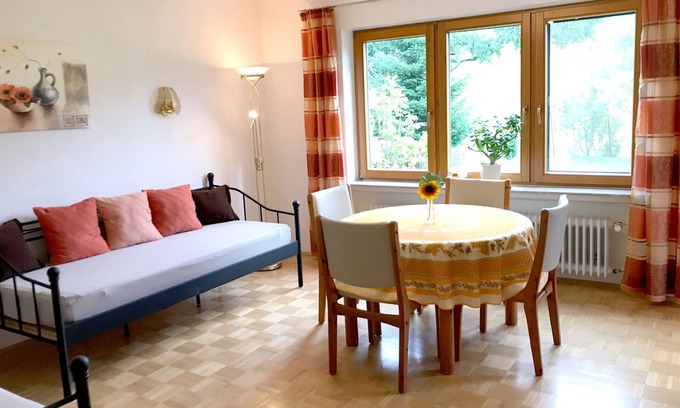 Tettnang Apartment | Apartment 'Im Erdgeschoss' with Private Terrace, Shared Garden and Wi-Fi