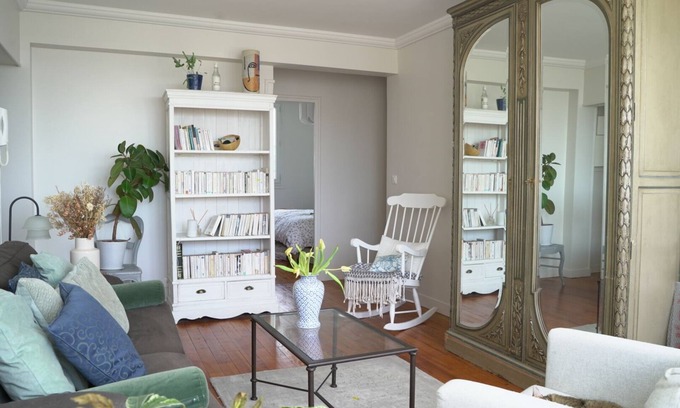 Parapluies Condo | Apartment in a quiet, friendly neighborhood