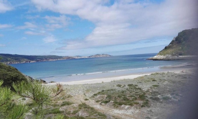 Ourense Apartment | Apartment in A Valenzב with sea beach