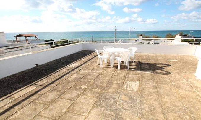 Capilungo Apartment | Apartment in a villa 30 meters from the sea