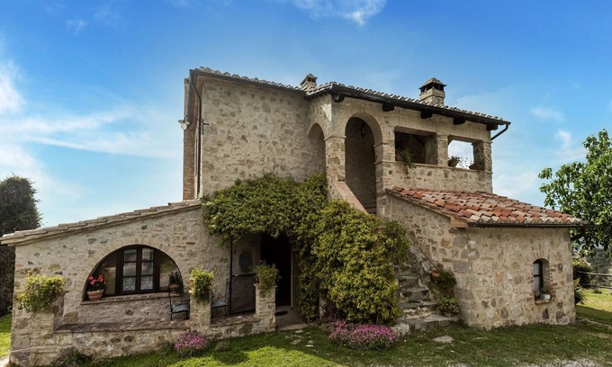 Seggiano House | Apartment in Amiata with Mountain Views