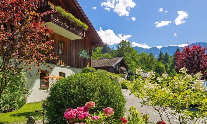 Weissbach Apartment | Apartment in Bayerisch Gmain near Salzburg with Sauna