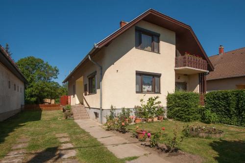 Balatonkeresztur Apartment | Apartment in Balatonkeresztur 36546