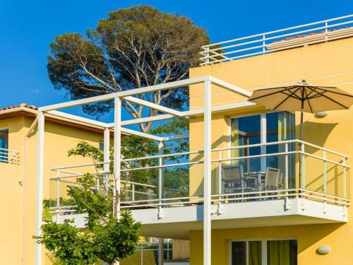 Le Brusc Apartment | Apartment in Le Brusc near Sandy Beach