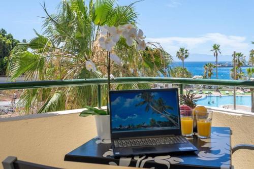 Los Cristianos Apartment | Apartment in front of the ocean