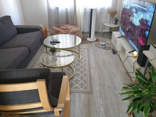 Gelsenkirchen-West Apartment | Apartment in Gelsenkirche with free Parking wifi amazon prime Video