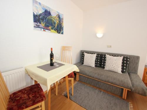 Huben Apartment | Apartment in Huben near Ski Slopes, cleaning included