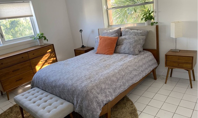 Key Biscayne Apartment | Apartment in Key Biscayne. 5 minutes walk to the beach!
