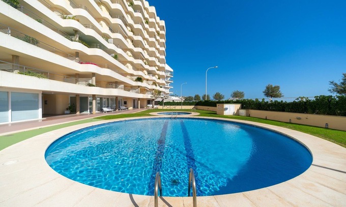 L'Escala Apartment | Apartment in L’Escala by Platja de Riells