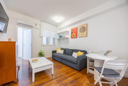 Barrio de La Latina Apartment | Apartment in La Latina ideal for Work or Study