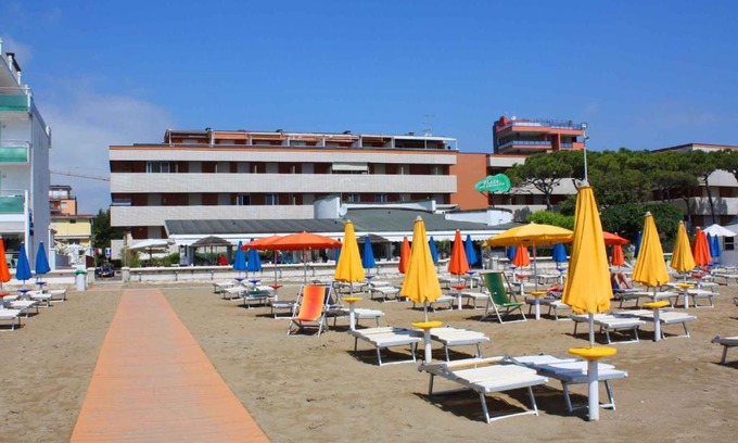 Lignano Sabbiadoro Apartment | Apartment in Lignano Sabbiadoro 21786