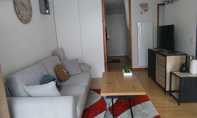 Esquieze-Sere Apartment | Apartment in LUZ SAINT SAUVEUR, comfortable