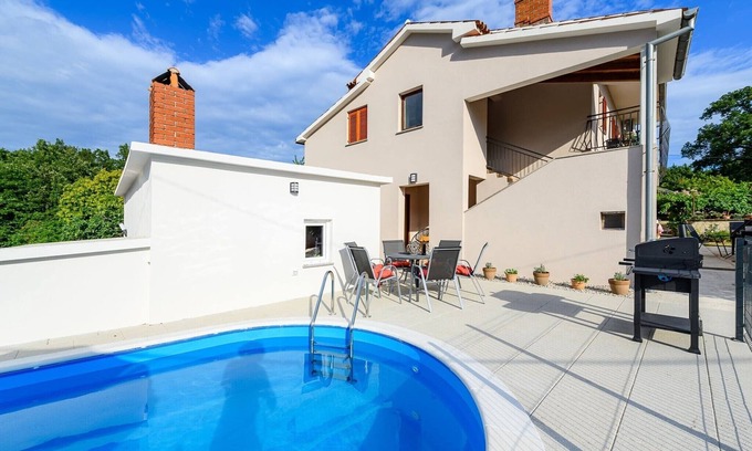 Paradiz Apartment | Apartment in Markoci with Private Pool