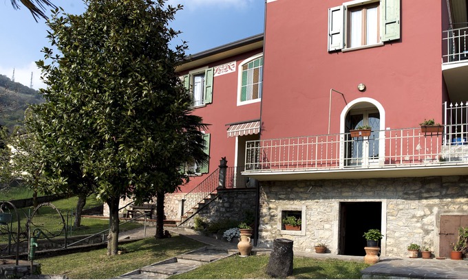 Parzanica Apartment | Apartment in Neoclassical Villa