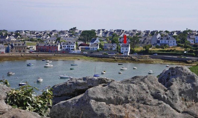 Ploudalmezeau House | Apartment in Portsall with Stunning Sea View