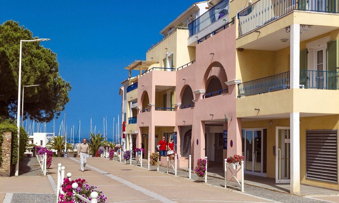 Solaro Apartment | Apartment in Solenzara, air conditioning, balcony, near the beach B6