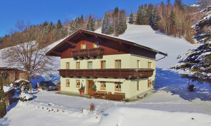 Gries Apartment | Apartment in Taxenbach near Ski Lift