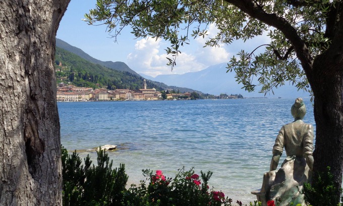 Villanuova sul Clisi Apartment | Apartment in the old castle monastery Lake view pool