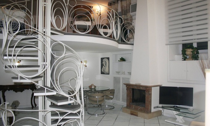 Campitelli Apartment | Apartment in the Roman Forum