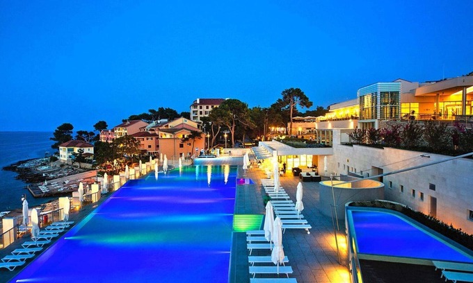 Veli Losinj Apartment | Apartment in Veli Losinj by the Beach