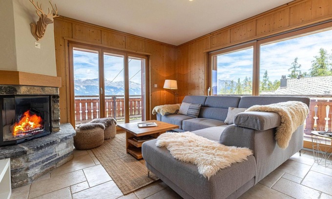 Sion Apartment | Apartment in Veysonnaz with Ski Slope Access