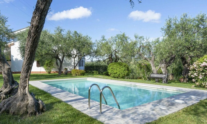 Diano Castello Villa | Apartment in villa with WIFI, private pool, A/C, TV, terrace, pets allowed, panoramic view, parking