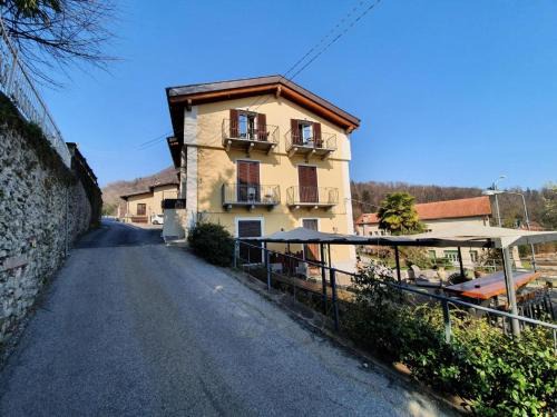 Vignone Apartment | Apartment in Vignone with Lake Maggiore Views