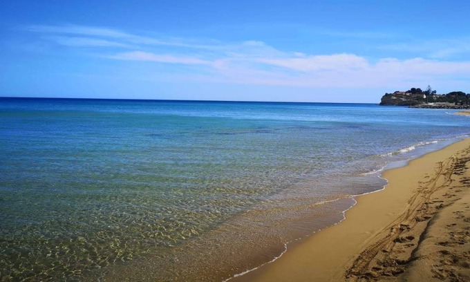 Gallina Apartment | Apartment in villa a stone's throw from the sea Up