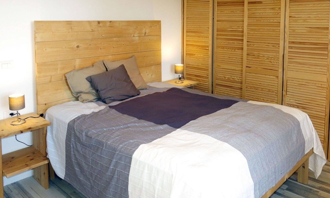 Cologna Spiaggia Villa | Apartment in villa with WIFI, hot tub, pool, A/C, TV, patio, pets allowed, panoramic view, parking