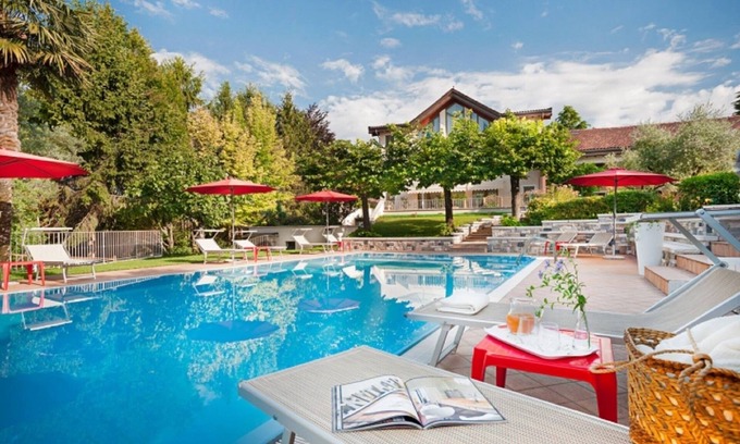 Santigaro Apartment | Apartment 'Oleadei - Zeus' with Mountain View, Wi-Fi and Air Conditioning