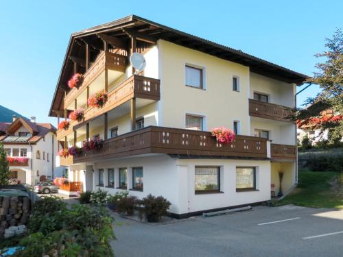 St. Valentin auf der Haide Apartment | Apartment Haupthaus Schönblick - SVH119 by Interhome
