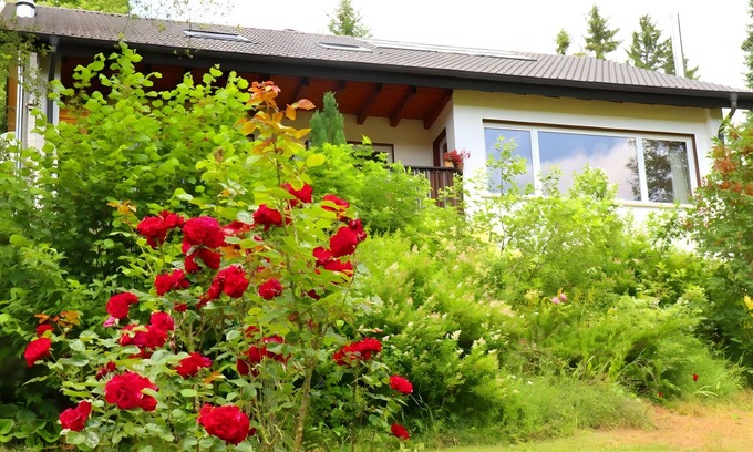 Schoenwald Apartment | Apartment 'Jachmann, 80qm' with Private Terrace, Private Garden and Wi-Fi