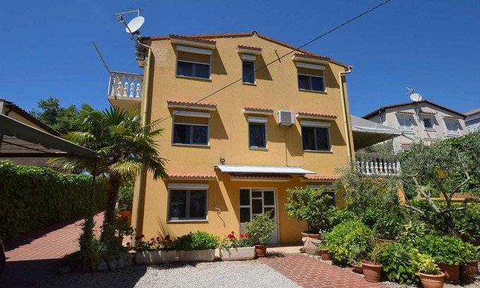 Njivice Apartment | Apartment Jelica 2 with terrace