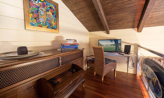 Seeon-Seebruck Apartment | Apartment Kunst im Loft 54 sqm, for 1-2 persons with terrace