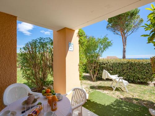 Le Dramont Apartment | Apartment L'Esquinade - G3 033 by Interhome