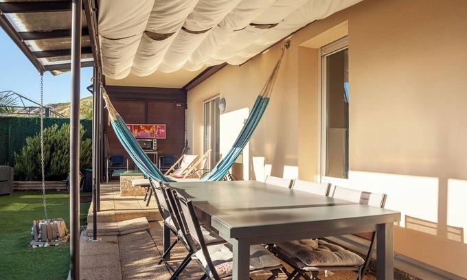 16th Arrondissement Apartment | Apartment 'L Évasion' with Private Terrace and Wi-Fi