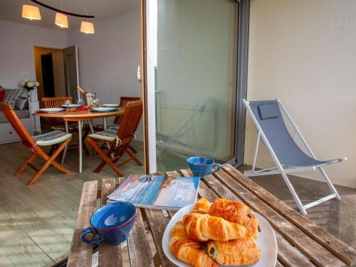 Saint-Brevin-les-Pins Apartment | Apartment L'Ermitage-3 by Interhome